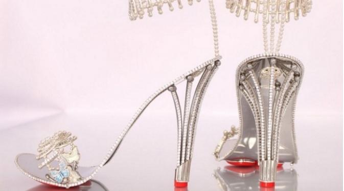 Sepatu bertahtakan berlian milik Beyonce dengan harga 4,2 Miliar