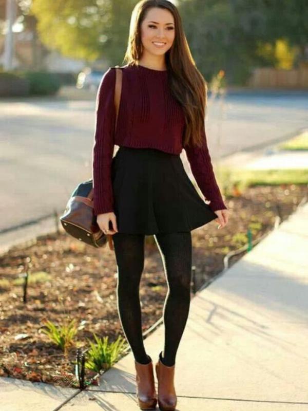 Crop top sweater + mini skirt + stocking + ankle boots. (Via: pinterest.com)