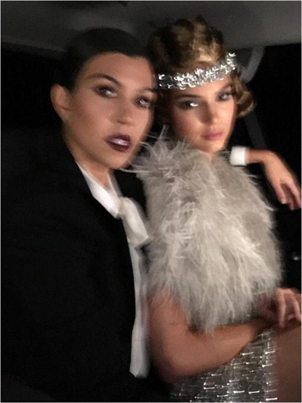 Keluarga Kardashian di ulang tahun Kris Jenner (via dailymail.co.uk)