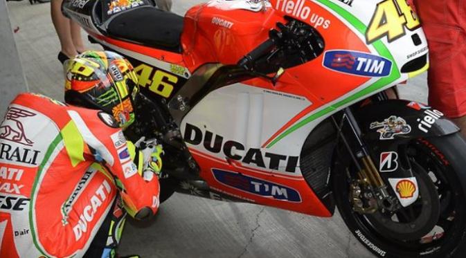 Valentino Rossi saat memperkuat tim Ducati. (Fox Sport)