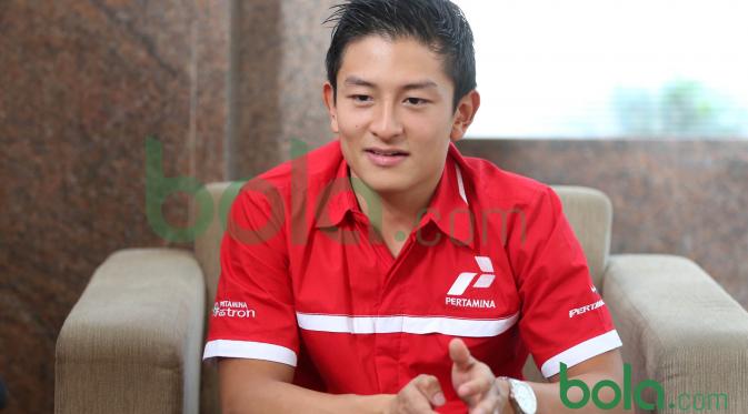 Pebalap Nasional Rio Haryanto (Bola.com/Nicklas Hanoatubun)