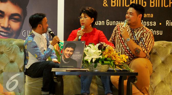 Ivan Gunawan bersama Titiek Puspa dan Ruben Onsu dalam acara peluncuran buku Ivan Gunawan berjudul Aku Berkarya dengan Cinta. [Foto: Faisal R. Syam/Liputan6.com]