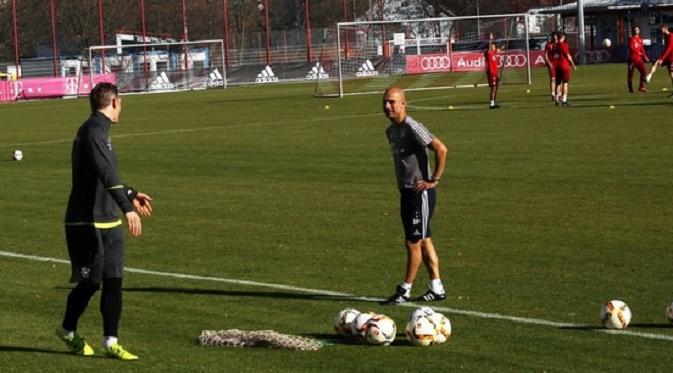 Bastian Schweinsteiger kembali ke Muenchen untuk berlatih bersama tim nasional Jerman