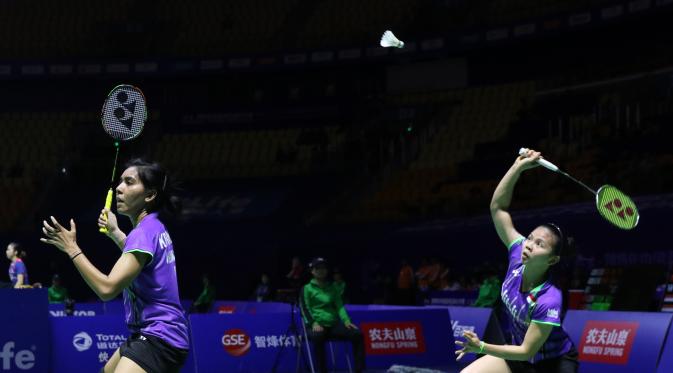 Ganda putri Indonesia Greysia Polii/Nitya Krishinda Maheswari terhenti di babak kedua China Open Super Series Premier 2015, Kamis (12/11/2015). (Liputan6.com/Humas PP PBSI)