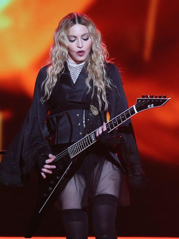 Madonna lakukan pelecehan seksual? (Bintang/EPA)