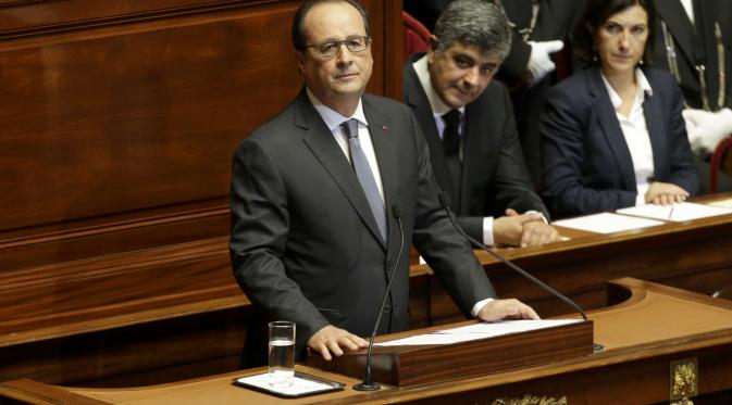 Presiden Prancis Francois Hollande di parlemen. (Reuters)