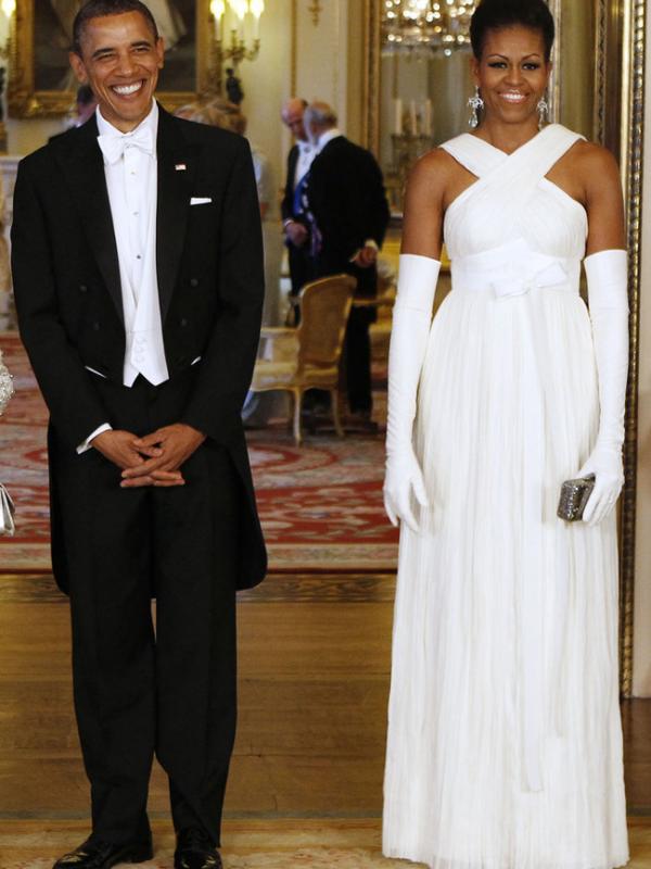 Serasinya tampilan busana Presiden Obama dan sang istri