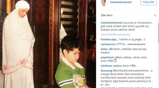 Maia Estianty salat berjamah dengan Dul Ahmad Dhani (Instagram)