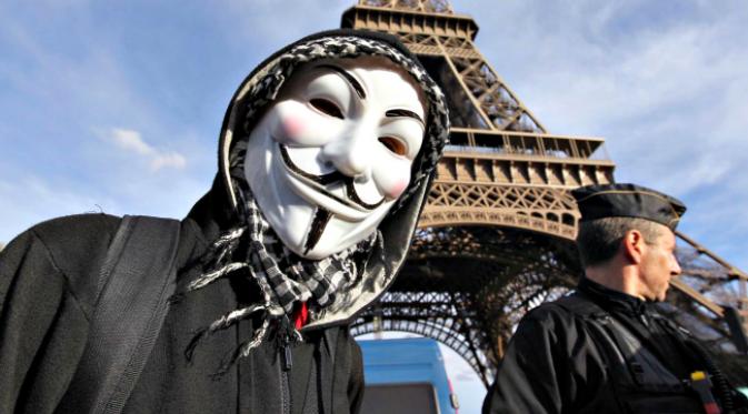 Setelah serangan teror Paris di akhir pekan lalu, kelompok peretas 'Anonymous' membeberkan sekitar 5.000 akun Twitter terduga ISIS.