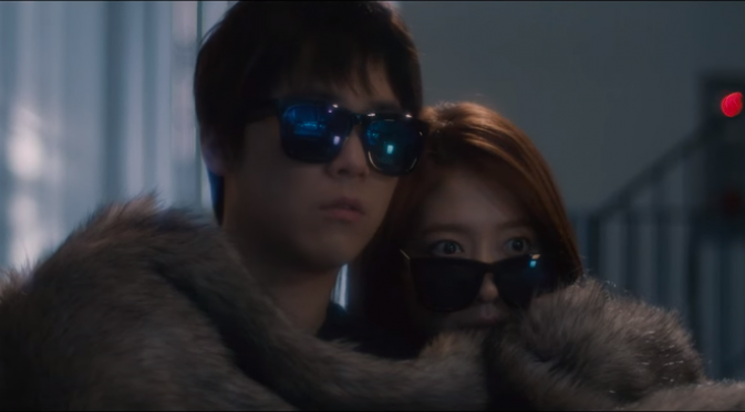 Lee Hong Ki dan Park Shin Hye beradegan sebagai sepasang kekasih di musik video `Insensible` [foto: Youtube]