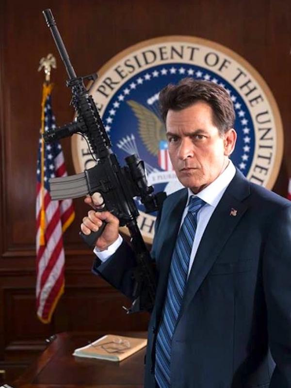 Charlie Sheen di film Machete Kills. Foto: via spinoff.comicbookresources.com