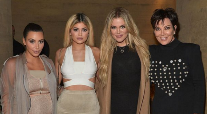 Kim, Kylie, Khloe dan Kris Jenner dari Kardashian Family (Pinterest)