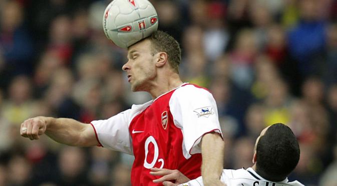 Dennis Bergkamp membantu Arsenal tidak terkalahkan di 30 laga pada Desember 2001 sampai Oktober 2002. (AFP Photo/Odd Andersen)