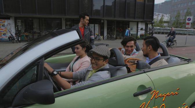 Syuting Negeri Van Oranje di Belanda membuat Abimana Aryasatya, Arifin Putra, Chicco Jerikho, Ge Pamungkas, dan Tatjana Saphira saling kagum