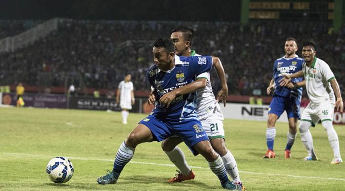 Persib Bandung saat bertemu Surabaya United