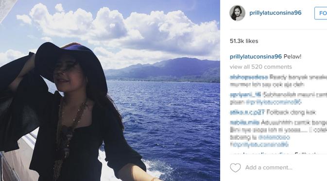 Prilly Latuconsina memamerkan keseruan perjalanannya menuju Ambon. (foto: instagram.com/prillylatuconsina96)