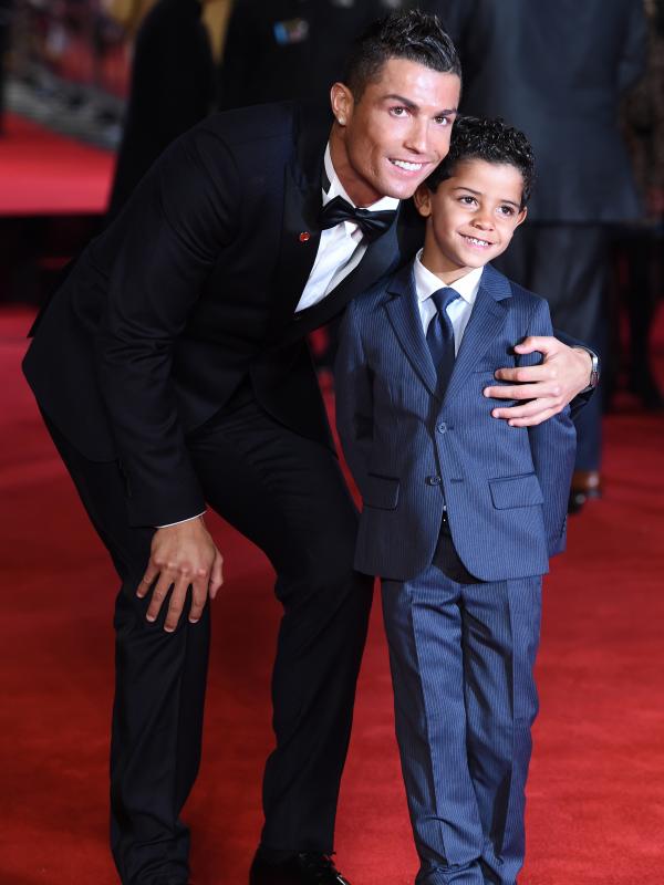 Cristiano Ronaldo dan Cristiano,Jr. (Bintang/EPA)