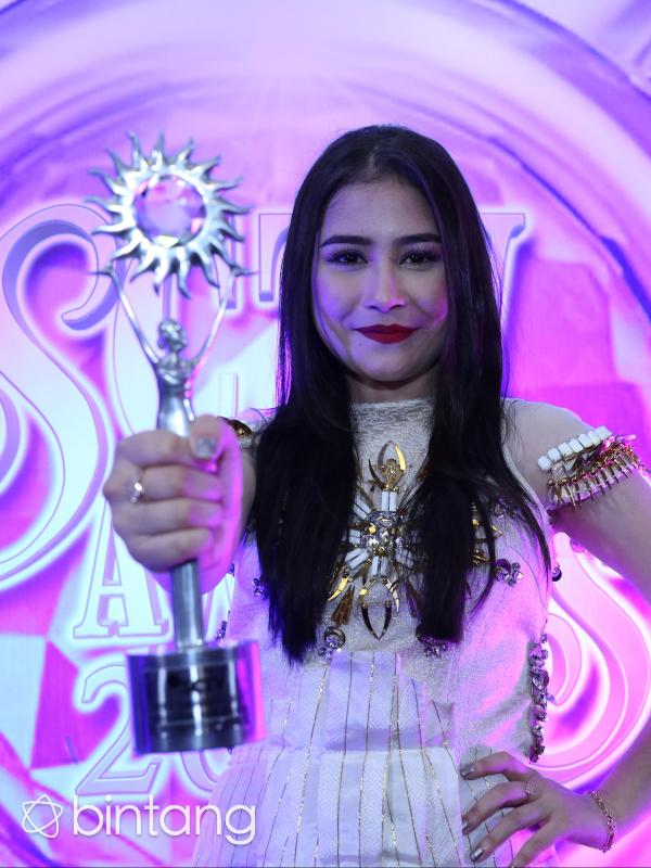 Foto para pemenang SCTV Awards 2015 (Deki Prayoga/bintang.com)