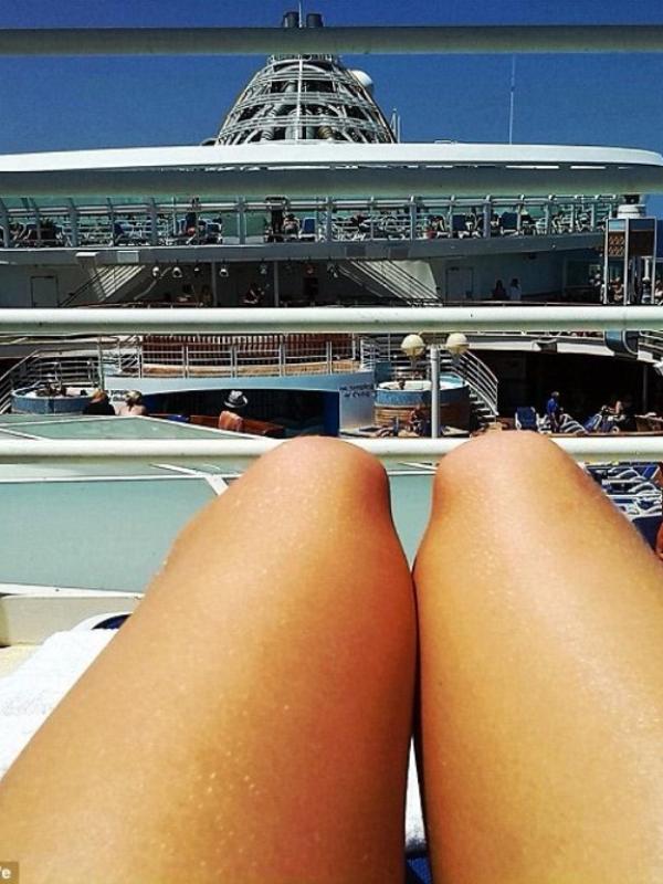 Foto Clover Pittilla saat liburan di Mediterranean Cruise. (Via: dailymail.co.uk)