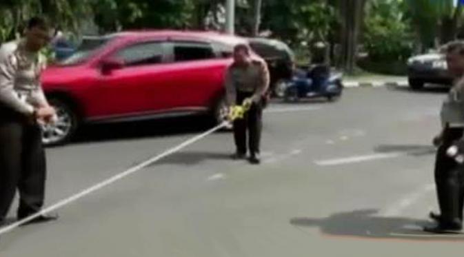 Polisi menduga pengemudi Lamborghini tidak mampu mengendalikan kendaraan dengan kecepatan tinggi.