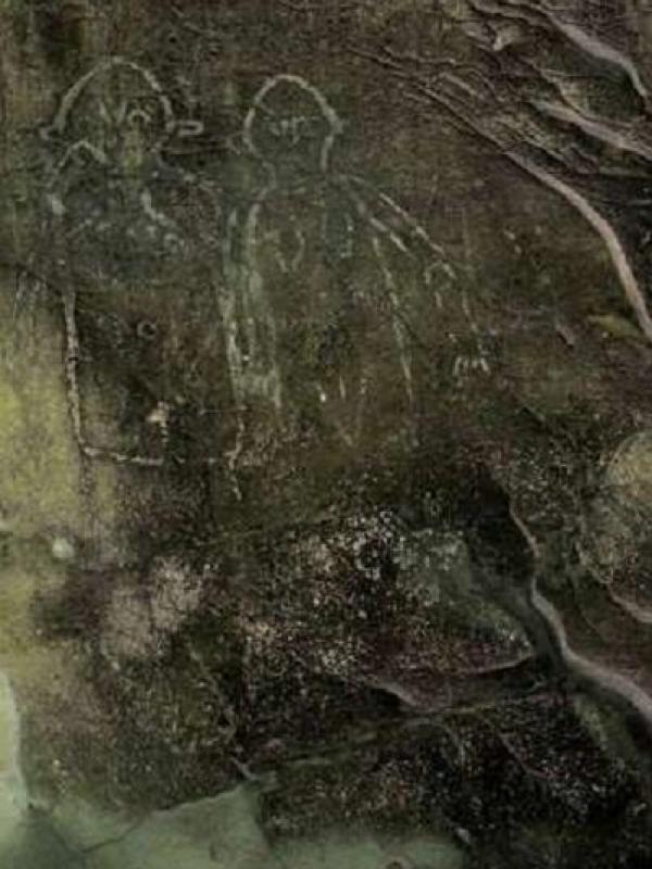 Lukisan di gua Kontilola yang masih jadi misteri. | via: Twitter
