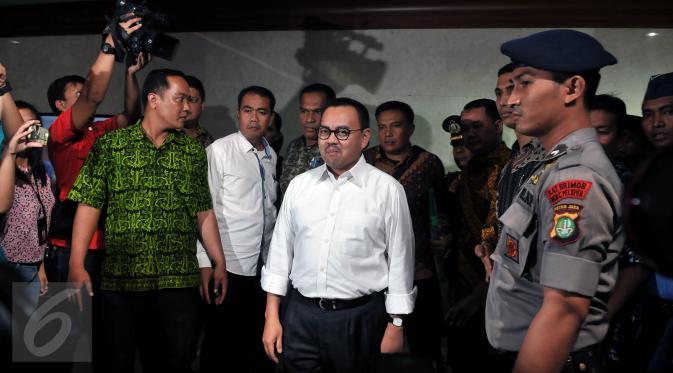 Menteri ESDM Sudirman Said memenuhi panggilan Mahkamah Kehormatan Dewan (MKD) DPR RI di Komplek Parlemen, Jakarta, Selasa (2/12/).   Sudirman mengaku membawa rekaman lengkap berisi percakapan dugaan pencatutan nama Jokowi-JK. (Liputan6.com/Johan Tallo)