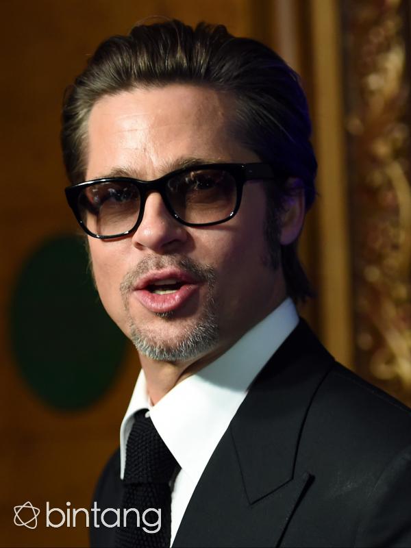 Brad Pitt lumpuh karena ditinggal istrinya, Angelina Jolie serta anak-anaknya. (Bintang/EPA)