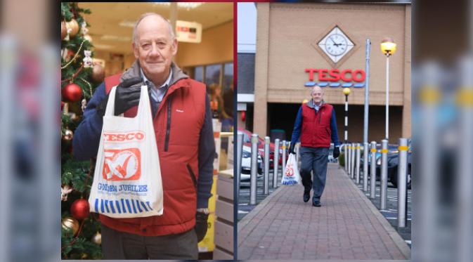 Martin McCaskie menggunakan kantung plastik yang sama selama 34 tahun. (foto: Express.co.uk)