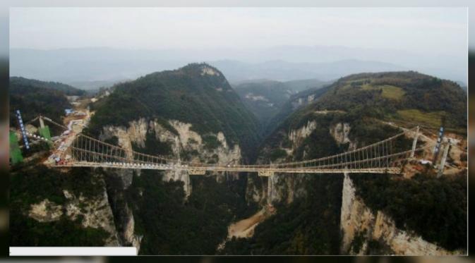 Menurut arsitek, jembatan akan berfungsi sekaligus sebagai panggung untuk acara fesyen. (Shanghaiist)