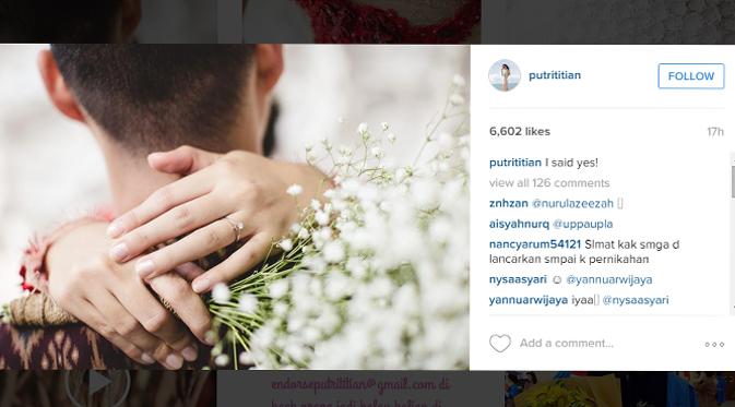 Putri Titian dan Junior Liem resmi bertunangan. (foto: instagram.com/putrititian)