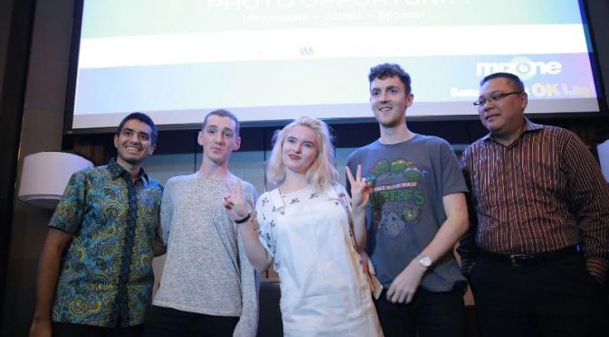 Personel Clean Bandit dan pihak promotor. (foto: Fachrur Rozie)