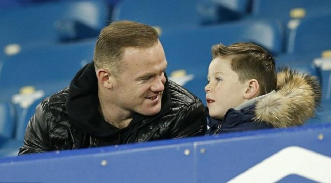 Rooney mengajak anaknya menyaksikan Everton vs Crystal Palace