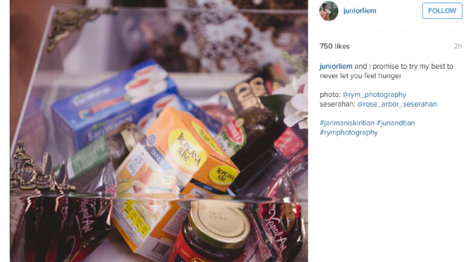 Tak ingin Putri Titian kelaparan, Junior Liem pilih sembako untuk seserahannya [foto:instagram/juniorliem]