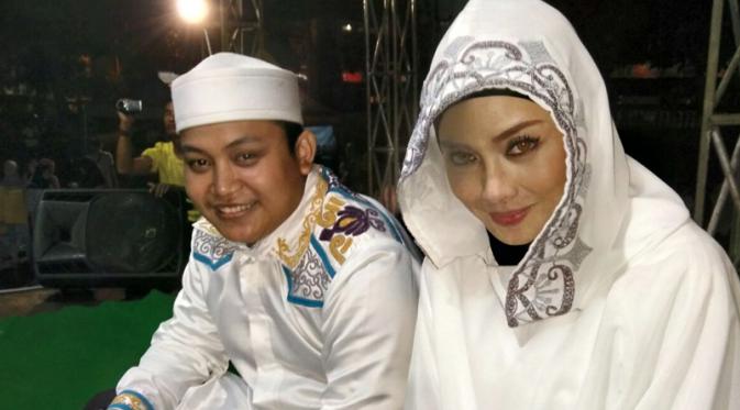 Terry Putri dan Ustad Aji Fauziana Ridwan.