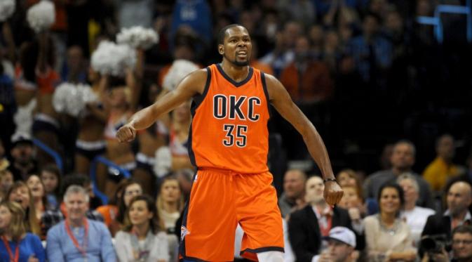 Forward Oklahoma City Thunder, Kevin Durant, menjadi motor kemenangan timnya saat mengalahkan Utah Jazz dengan skor 104-98.