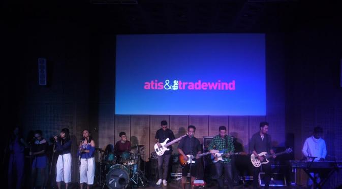 Salah satu lagu Atis & The Tradewind berhasil menjadi lagu ikon pariwisata Bali. (Hernowo Anggie/Liputan6.com)