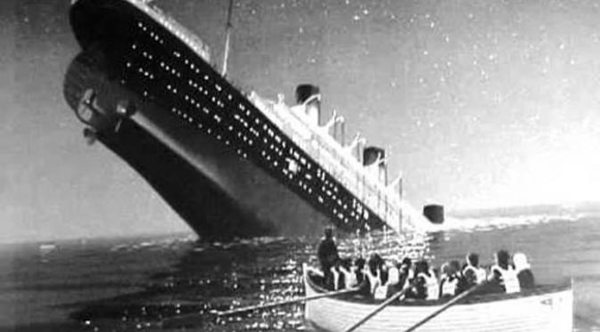 Siapa sangka, ternyata Titanic tenggelam hanya karena kunci yang hilang atau Tembok Berlin runtuh karena pejabat salah omong.