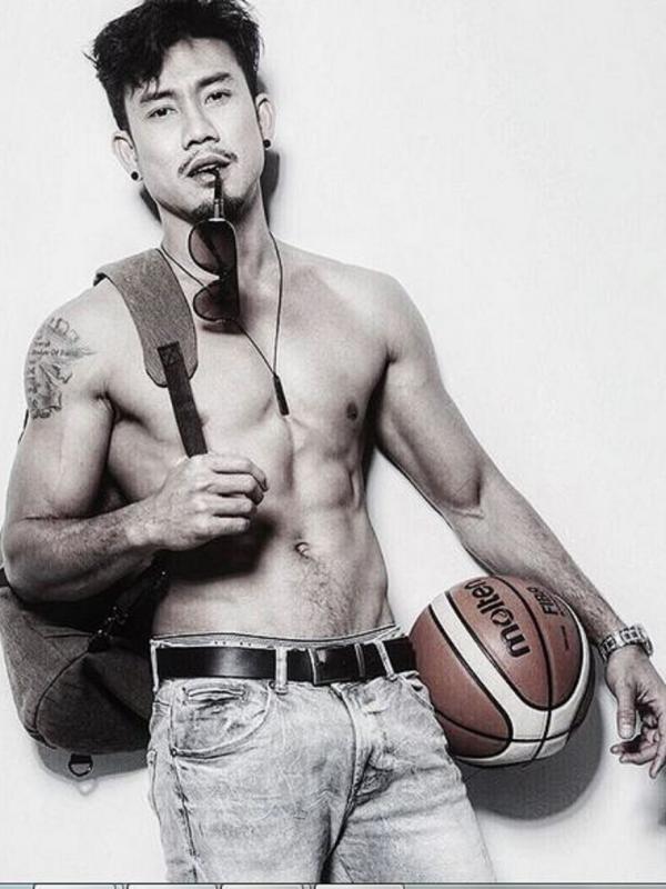 Denny Sumargo pebasket yang merambah dunia entertainmen. (Instagram @sumargodenny)