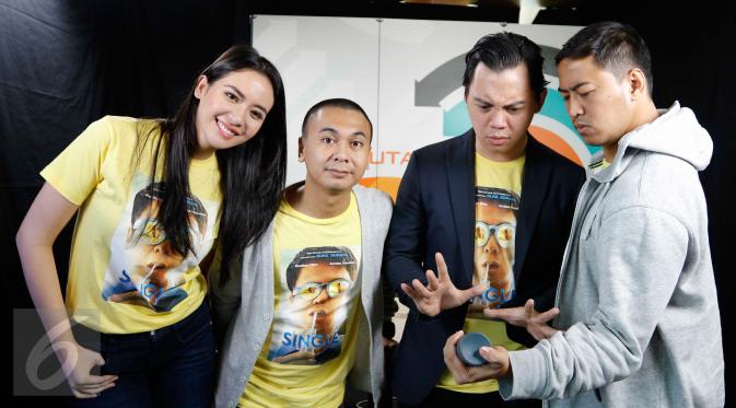 Para pemain film Single saat berkunjung ke Liputan6.com di Jakarta, Selasa (15/12/2015). (Liputan6.com/Angga Yuniar)