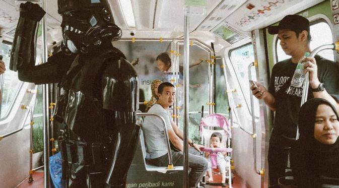Foto Pasukan Star Wars Tersesat di Malaysia Ini Kocak Abis! | via: Facebook