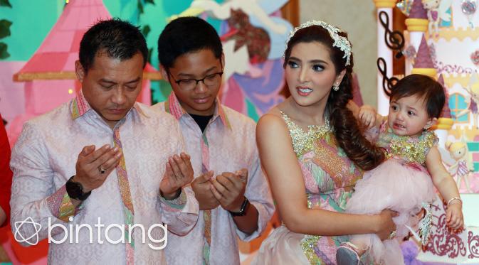 Keluarga Anang Hermansyah dan Ashanty. (Deki Prayoga/Bintang.com)