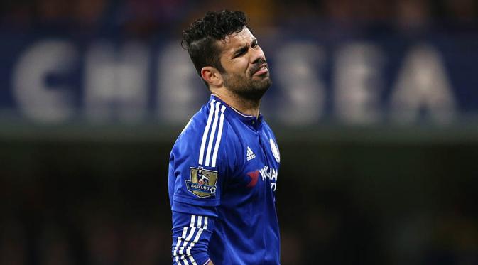 Diego Costa musim lalu berhasil tampil memukau. Namun pada musim ini dirinya mandul dan kerap mengeluarkan pernyataan kontroversial terkait keterpurukan tim. (AFP/Justin Tallis)