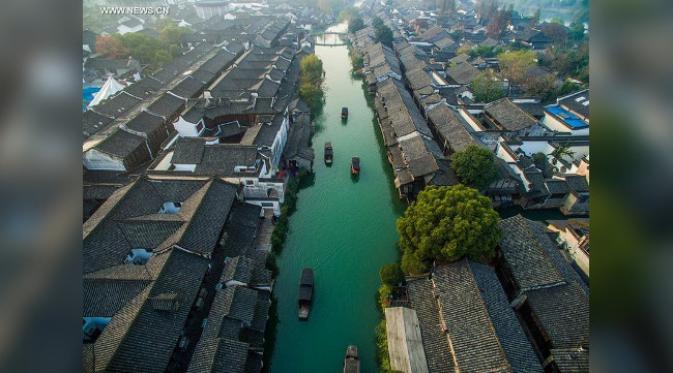 Selama lebih dari seribu tahun, Wuzhen tak pernah merubah nama, sistem air, bahkan gaya hidup. (foto: Amusing Planet)