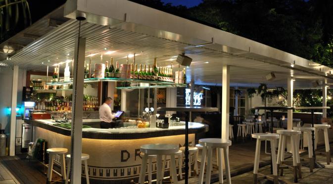 Tempat Makan Romantis di Singapore. Sumber : asia-bars.com