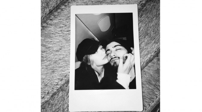 Zayn Malik dan Gigi Hadid pamer kemesraan di media sosial [foto: instagram/Zayn]