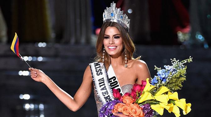 Miss Kolombia Ariadna Gutierrez batal menjadi Miss Universe 2015 lantaran salah sebut pemenang. (foto: dailymail)