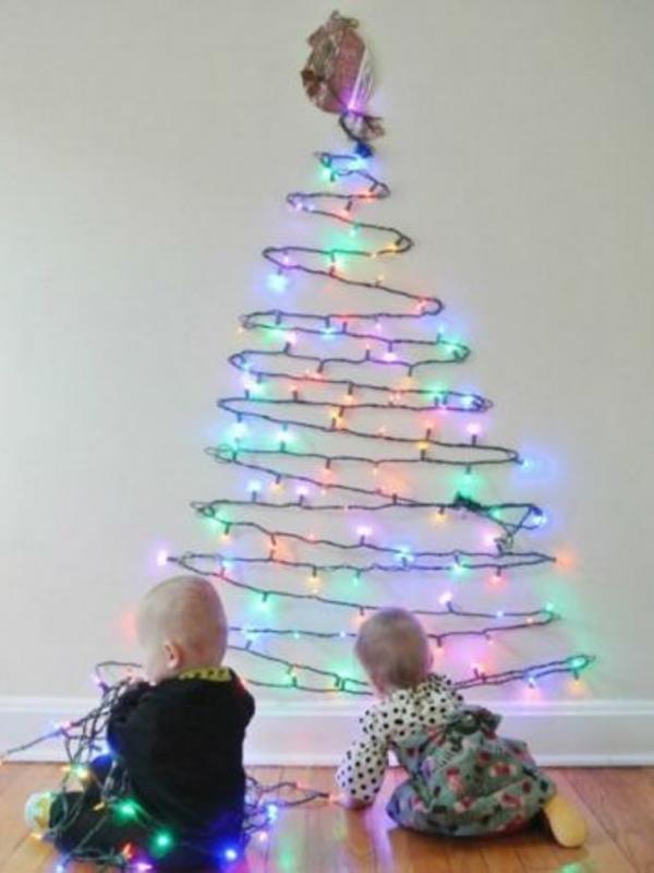 'Pohon Natal' dari lampu-lampu | Via: brightside.me