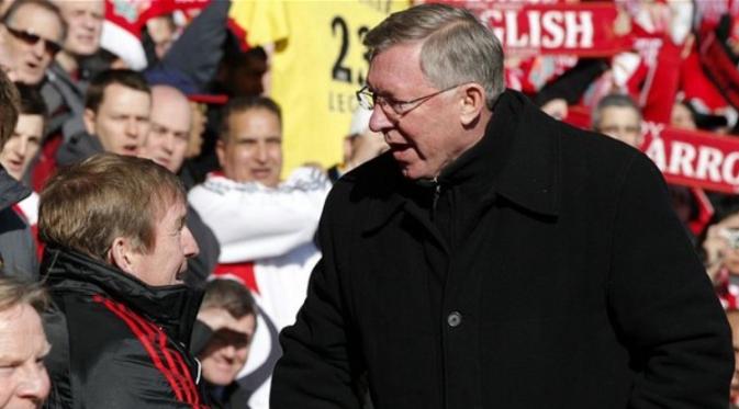 Sir Alex Ferguson (kanan) dan mantan pelatih Liverpool, Kenny Dalglish. (Telegraph)