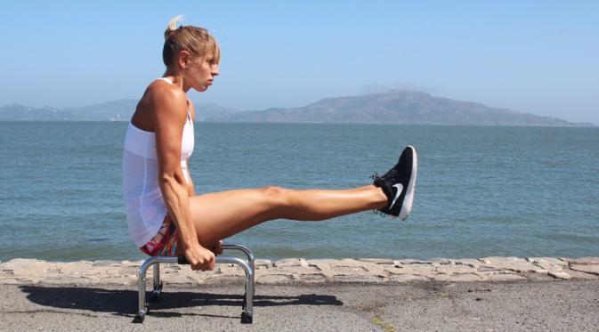 Tak apa malas olahraga, berikut 10 gerakan yang ternyata bisa membuatmu terus sehat.