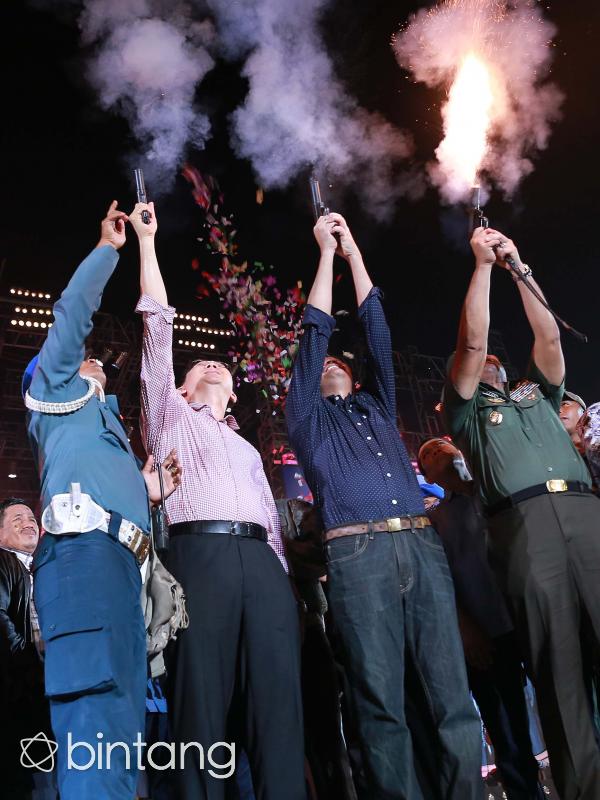 Ahok sambut pergantian tahun dengan pesta kembang api (Galih W Satria/Bintang.com)